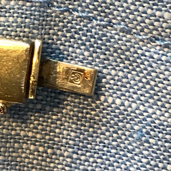 Elegant Gold Bracelet - Picture 8 of 11